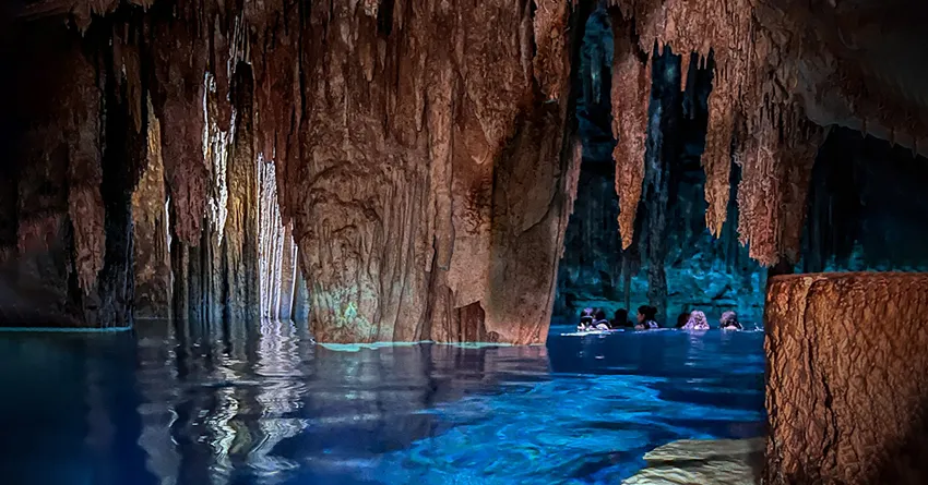 Cenote Azul Maya